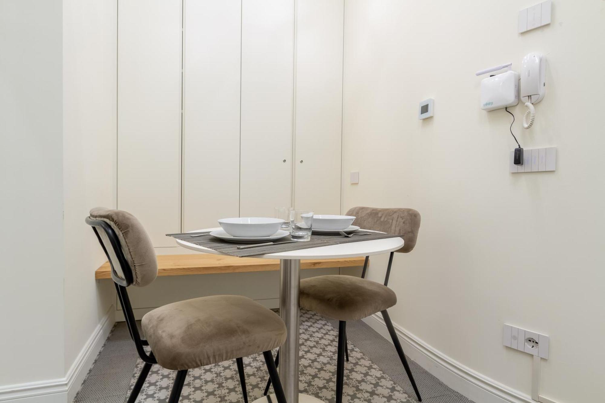 Centro Storico Vetra M4-studio 10min Walk Duomo Appartement